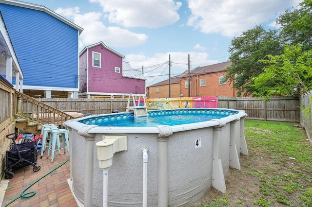 1022 Avenue L, Galveston, TX 77550