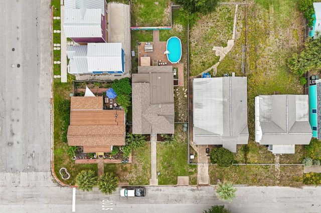 1022 Avenue L, Galveston, TX 77550