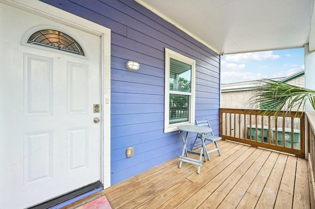 1022 Avenue L, Galveston, TX 77550
