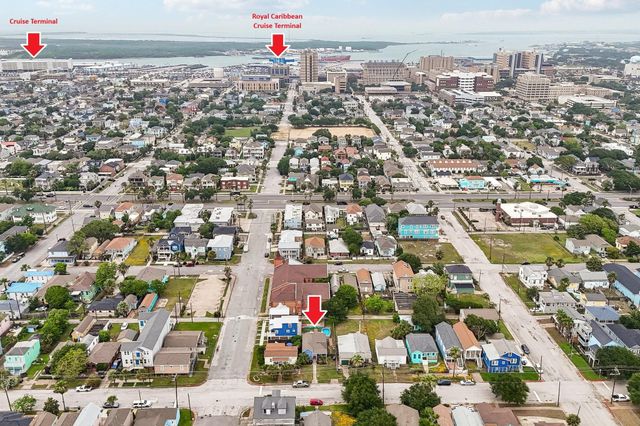 1022 Avenue L, Galveston, TX 77550