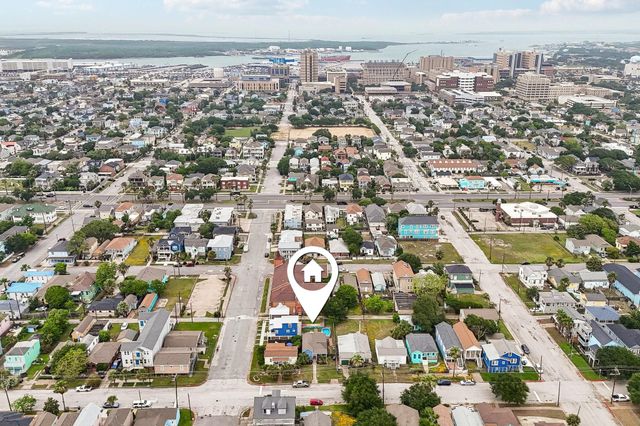 1022 Avenue L, Galveston, TX 77550