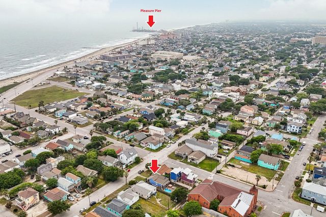 1022 Avenue L, Galveston, TX 77550