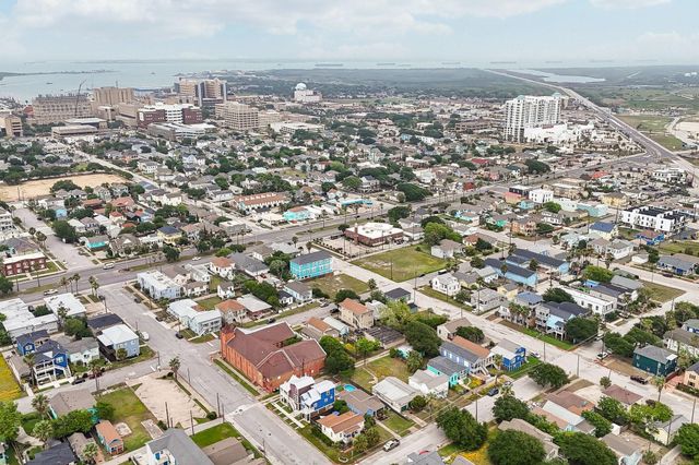 1022 Avenue L, Galveston, TX 77550