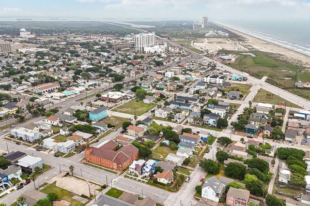 1022 Avenue L, Galveston, TX 77550