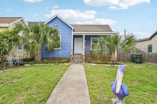 1022 Avenue L, Galveston, TX 77550