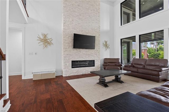 1316 Lambeth LN, Virginia Beach, VA 23455