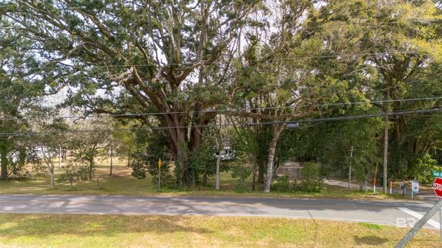 21006 Lawrence Road, Fairhope, AL 36532