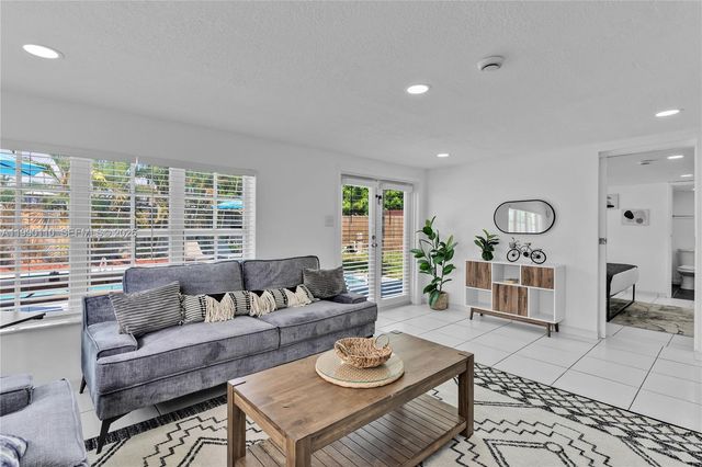 6445 SW 22nd Ct, Miramar, FL 33023