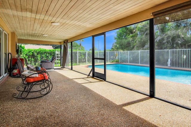 18375 104th Terrace S, Boca Raton, FL 33498