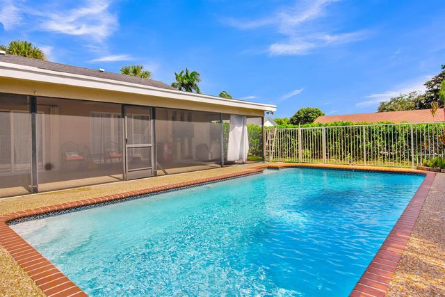18375 104th Terrace S, Boca Raton, FL 33498