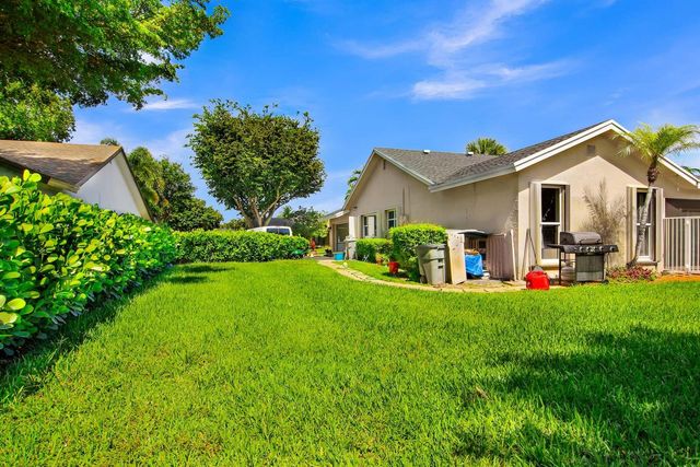 18375 104th Terrace S, Boca Raton, FL 33498