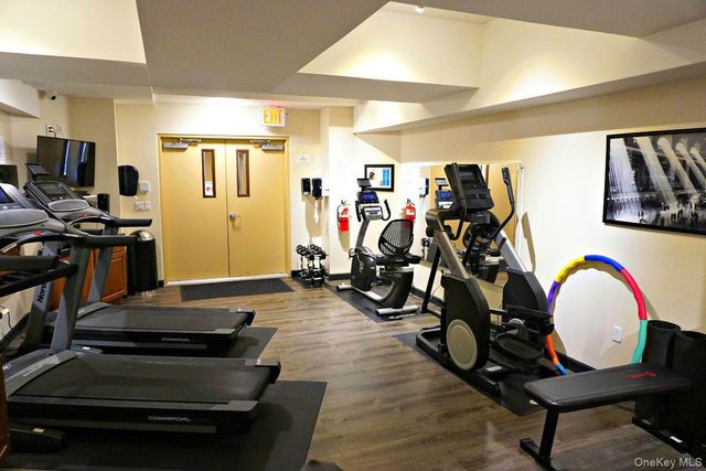 118-17 Union Turnpike 2E, Forest Hills, NY 11375