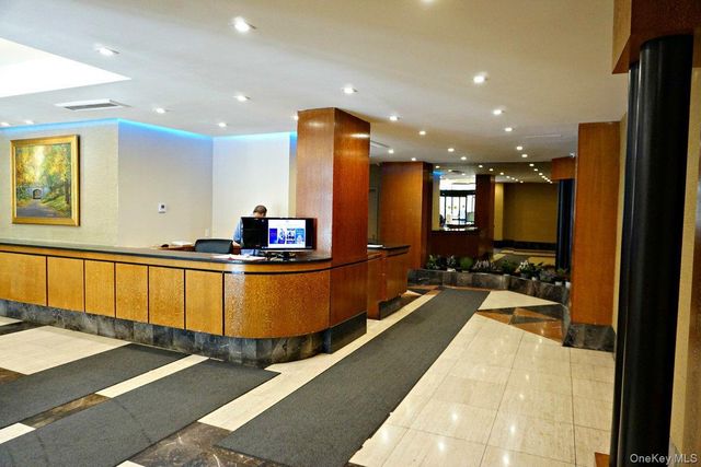 118-17 Union Turnpike 2E, Forest Hills, NY 11375