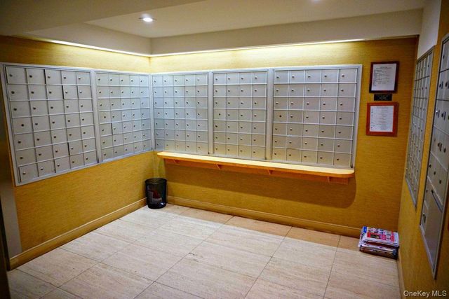 118-17 Union Turnpike 2E, Forest Hills, NY 11375