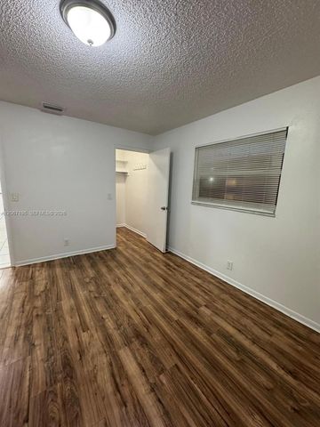 1746 N 3rd Avenue N 2, Lake Worth, FL 33460