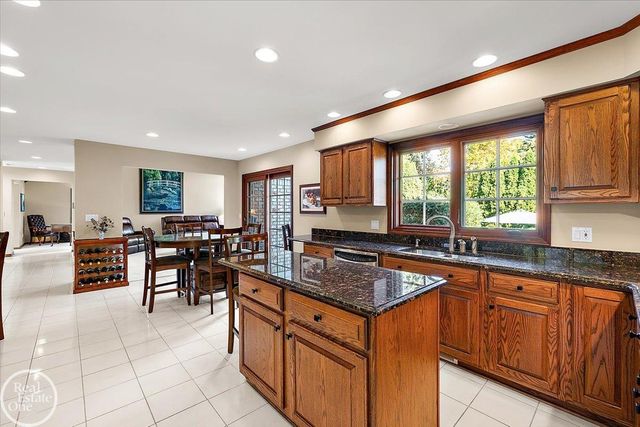 54660 Whitby Way, Shelby Twp, MI 48316