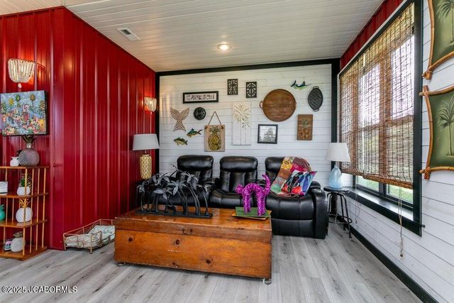 17950 N OLD NUMBER 7, Sturgeon, MO 65284