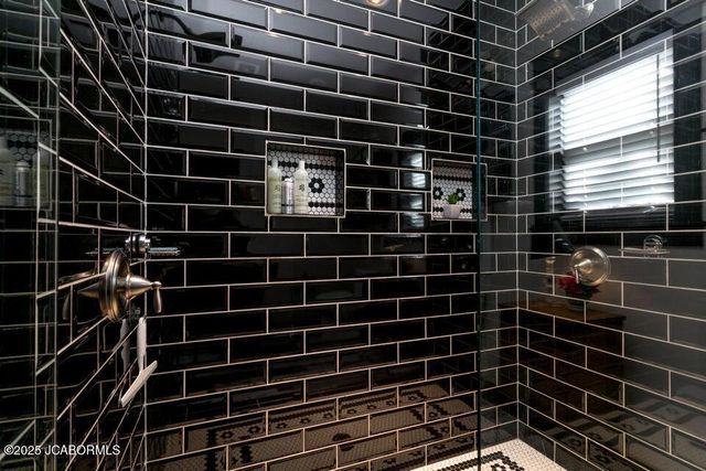 17950 N OLD NUMBER 7, Sturgeon, MO 65284