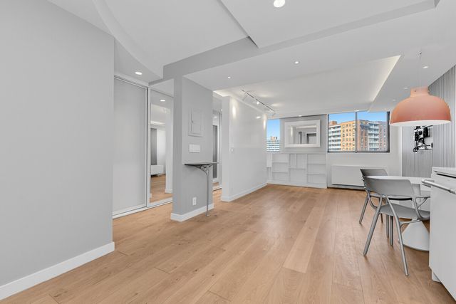 6254 97th Pl Apt 9M, New York City, NY 11374