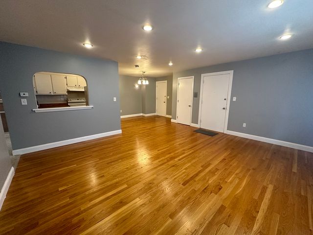 43 Jacqueline Rd 12, Waltham, MA 02452