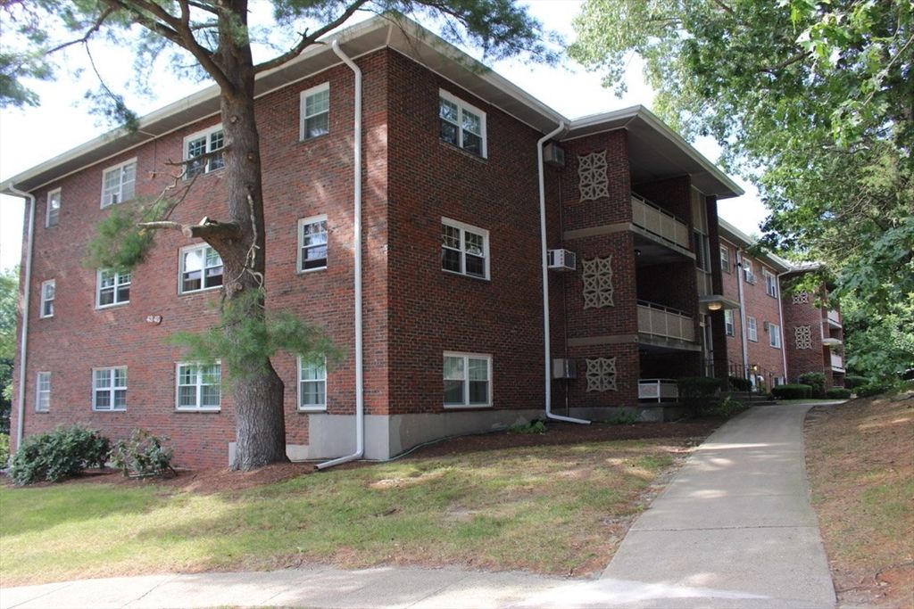43 Jacqueline Rd 12, Waltham, MA 02452