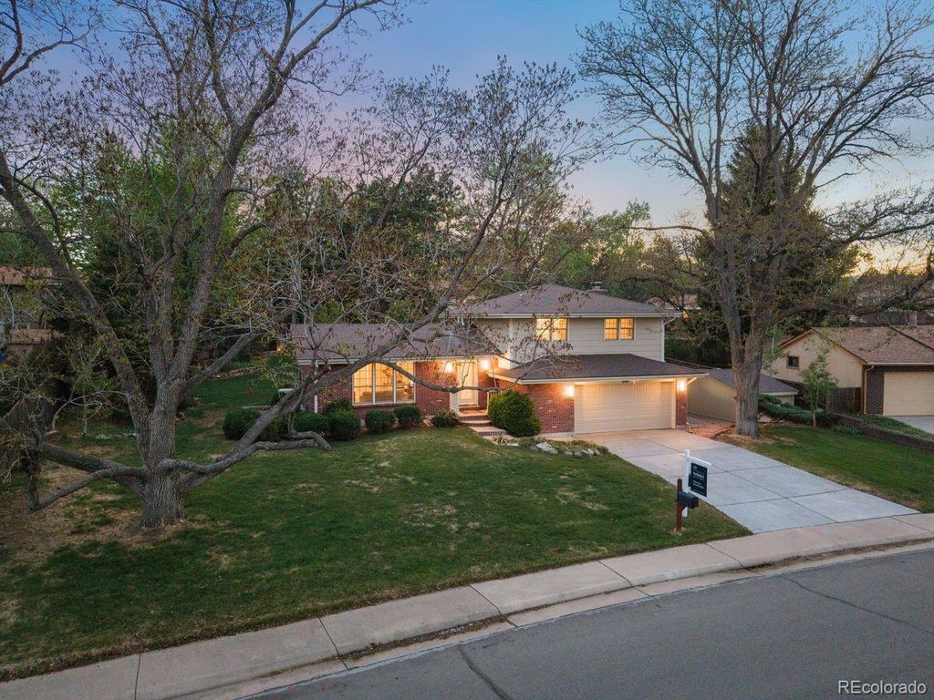 2161 S Dover Way, Lakewood, CO 80227