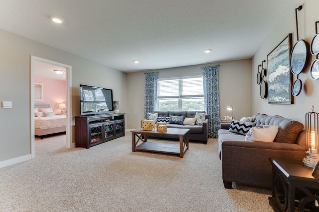 2077 Kestrel Drive, Shakopee, MN 55379
