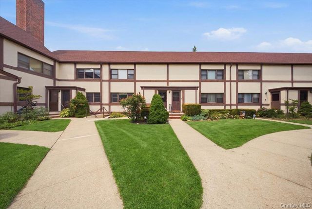107 15th Street F1, Garden City, NY 11530