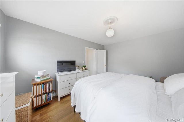 107 15th Street F1, Garden City, NY 11530