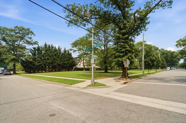 107 15th Street F1, Garden City, NY 11530