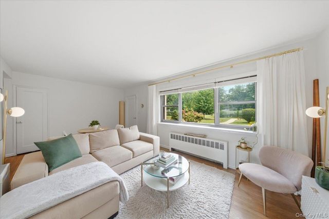 107 15th Street F1, Garden City, NY 11530