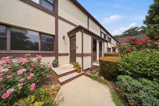 107 15th Street F1, Garden City, NY 11530