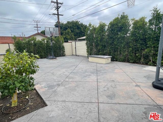 422 S Clark Drive, Beverly Hills, CA 90211