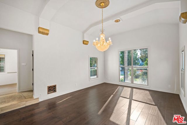 422 S Clark Drive, Beverly Hills, CA 90211