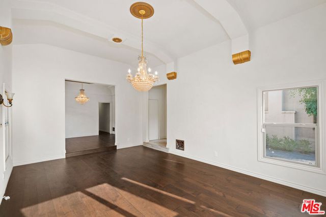 422 S Clark Drive, Beverly Hills, CA 90211