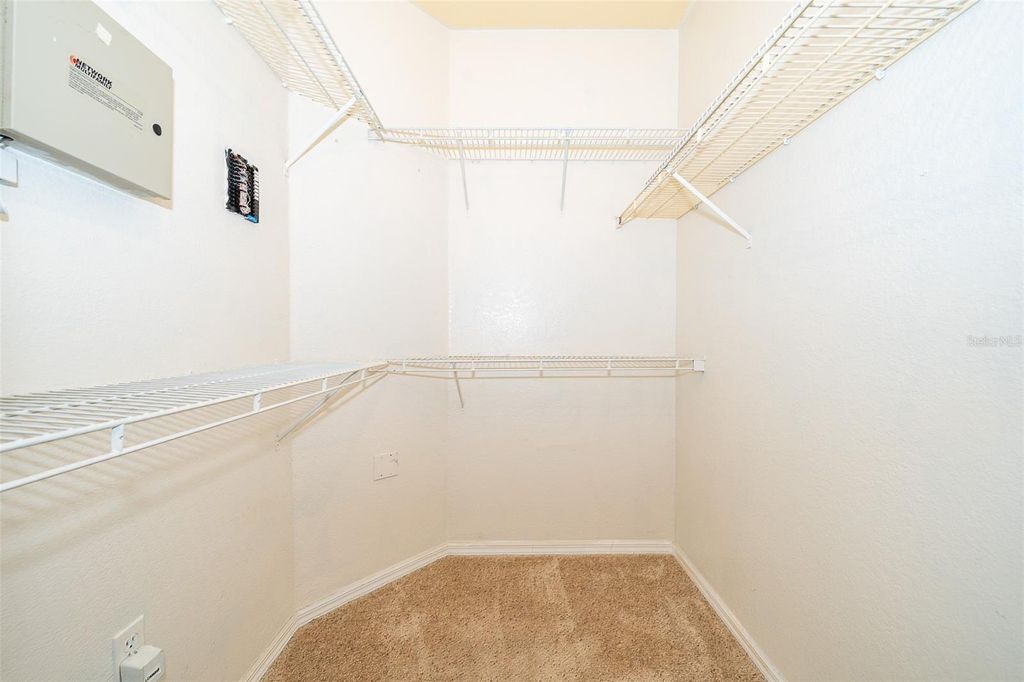Image 14 of property listing at 6663 QUEENS BOROUGH AVENUE 101, Orlando, FL 32835