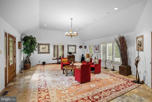 14 E RIDING DR, Cherry Hill, NJ 08003