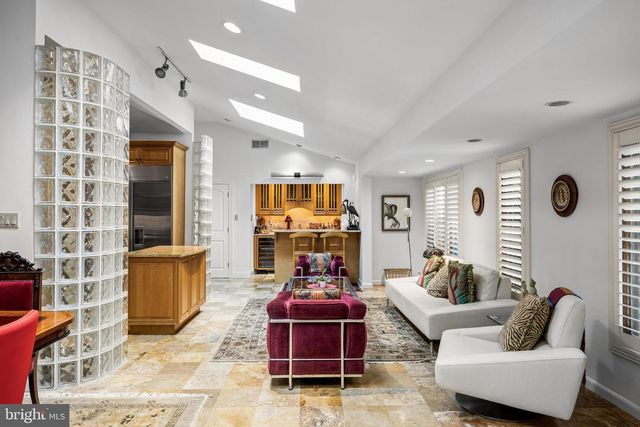 14 E RIDING DR, Cherry Hill, NJ 08003