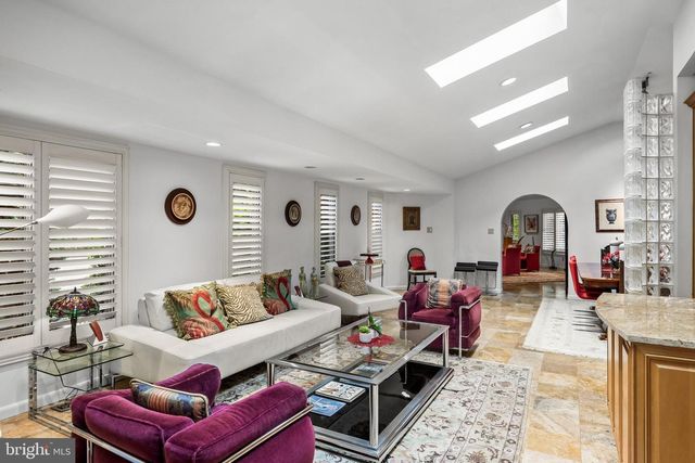 14 E RIDING DR, Cherry Hill, NJ 08003