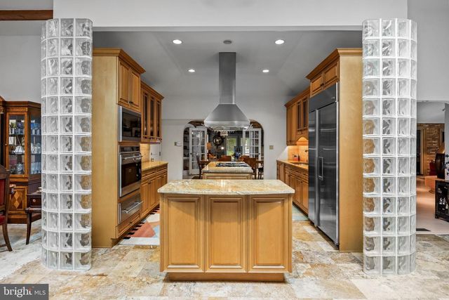 14 E RIDING DR, Cherry Hill, NJ 08003