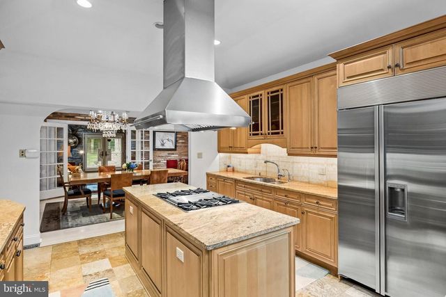 14 E RIDING DR, Cherry Hill, NJ 08003