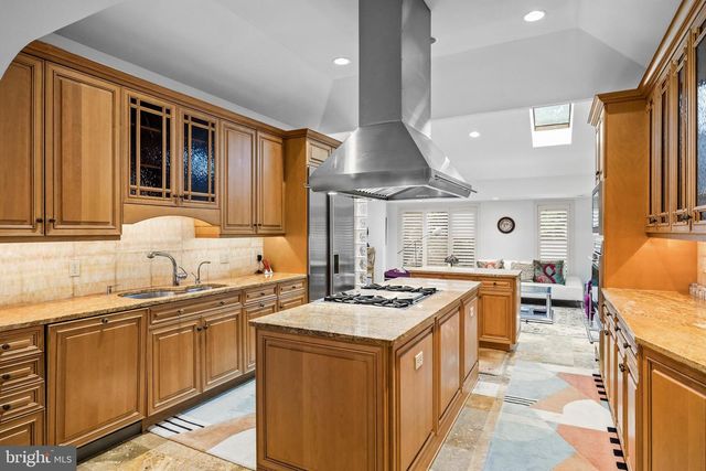 14 E RIDING DR, Cherry Hill, NJ 08003