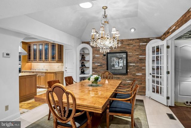 14 E RIDING DR, Cherry Hill, NJ 08003
