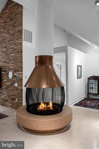 14 E RIDING DR, Cherry Hill, NJ 08003
