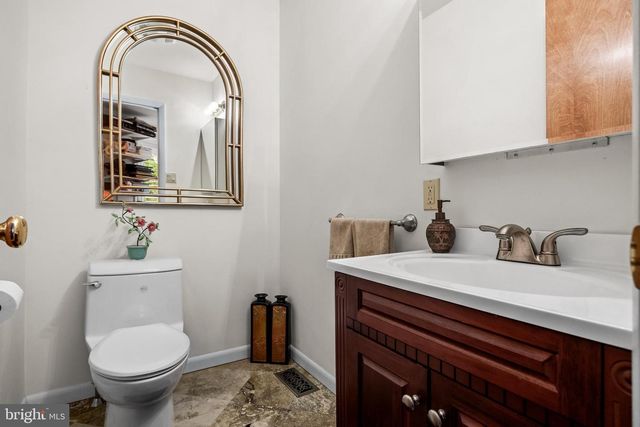 14 E RIDING DR, Cherry Hill, NJ 08003