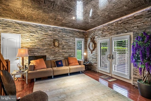 14 E RIDING DR, Cherry Hill, NJ 08003