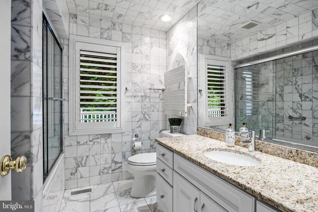 14 E RIDING DR, Cherry Hill, NJ 08003