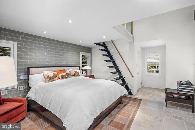 14 E RIDING DR, Cherry Hill, NJ 08003