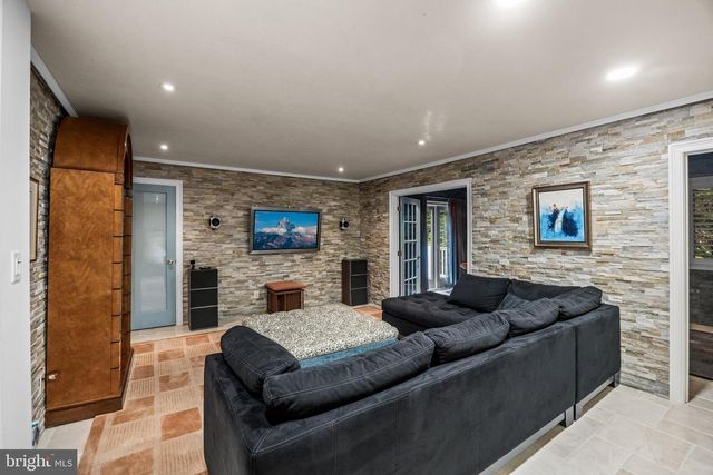 14 E RIDING DR, Cherry Hill, NJ 08003