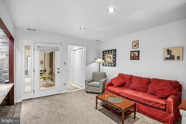 14 E RIDING DR, Cherry Hill, NJ 08003